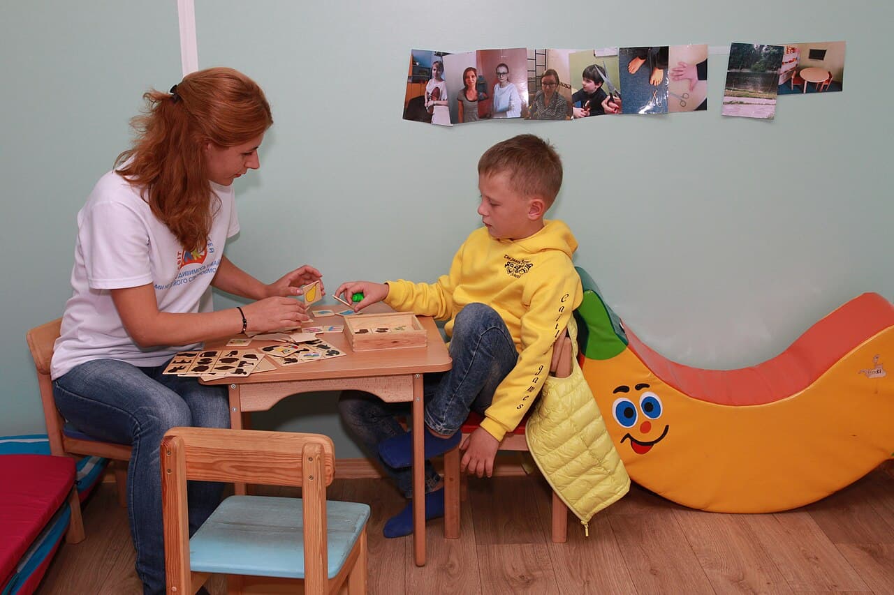 Психологічна підтримка дітей під час війни: куди звертатися